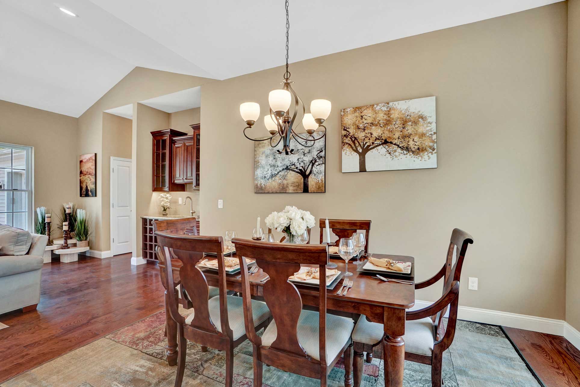 Berkshire Home Dining Area
